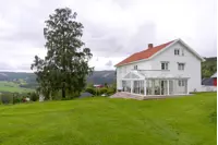 Udestue Sadeltag om hjørne